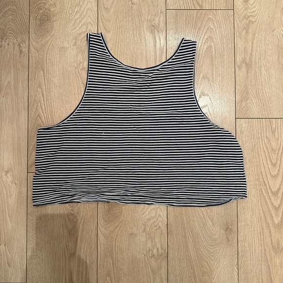 American Apparel sleeveless crop top - Picture 4 of 5